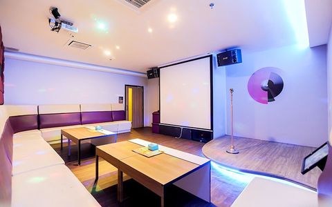 TRANG TRÍ PHÒNG KARAOKE GIA ĐÌNH ĐƠN GIẢN MÀ ĐẸP