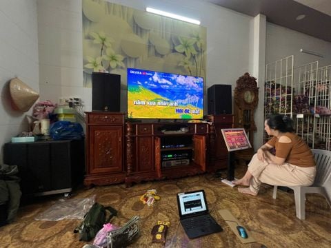 DỰ ÁN THỰC TẾ VIDIA: NÂNG CẤP ĐẦU KARAOKE M15I VÀ MICRO S.L R6 CHO CHỊ MAI TẠI ĐỒNG THÁP