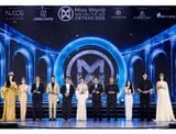 FOUNDER KAKAPO – ÔNG DƯƠNG QUANG CÓ VINH DỰ NHẬN CÚP KỶ NIỆM CHƯƠNG KHI ĐỒNG HÀNH CÙNG MISS WORLD VIỆT NAM 2026