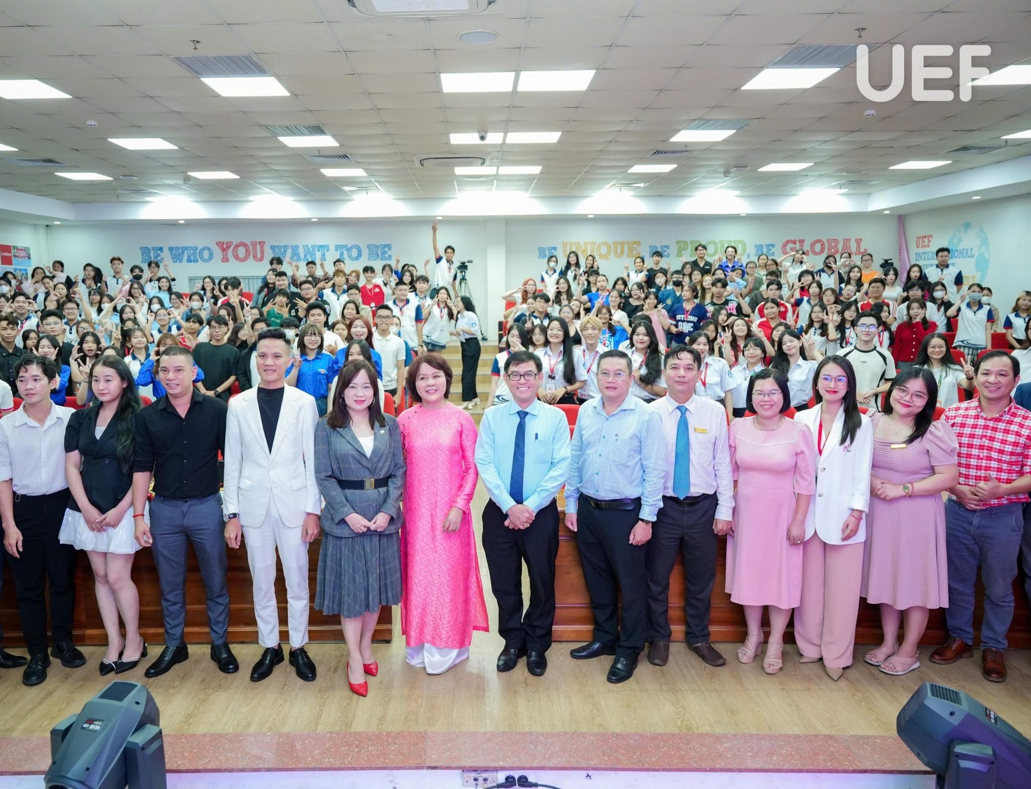 CHỦ TỊCH KAKAPO – ÔNG DƯƠNG QUANG CÓ NHẬN LỜI MỜI TỪ BAN LÃNH ĐẠO TRƯỜNG ĐẠI HỌC KINH TẾ – TÀI CHÍNH TP. HỒ CHÍ MINH (UEF) CHIA SẺ VỀ THƯƠNG MẠI ĐIỆN TỬ THỰC CHIẾN