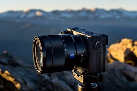 Sony A6500 cũ – Chiếc mirrorless nhỏ gọn hiệu năng mạnh mẽ cho dân nhiếp ảnh chuyên nghiệp