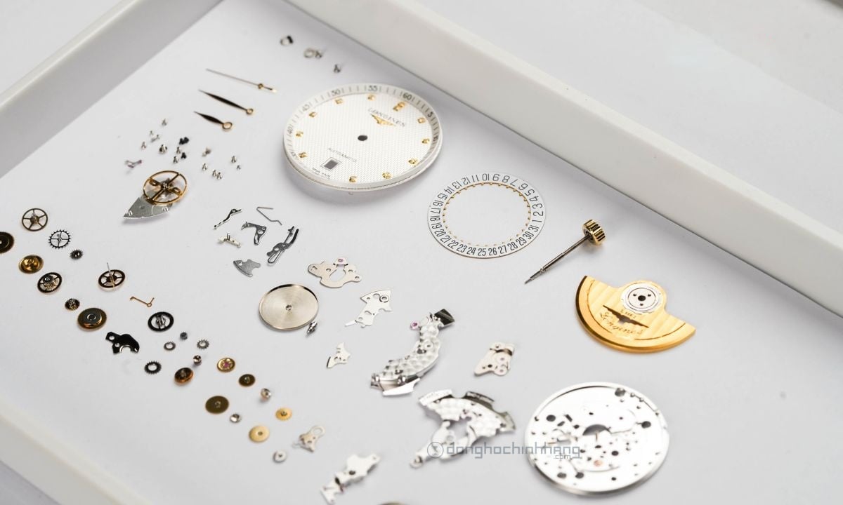 Lau Dầu Bảo Dưỡng Đồng Hồ Longines – Tiết Kiệm Cả Tiền Triệu Nhờ Gói Bảo Hiểm