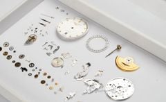 Không ngại lau dầu bảo dưỡng đồng hồ vì đã được gói bảo hiểm hỗ trợ chi phí