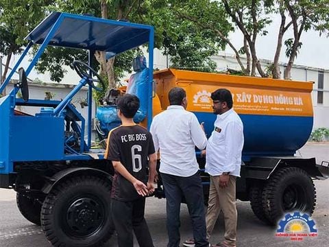 Khách hàng Ấn Độ chốt máy trộn bê tông bồn ngang cố định Hồng Hà sau khi xem trực tiếp