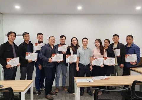 Bế giảng khóa học PMPPROHN42 tại Hà Nội