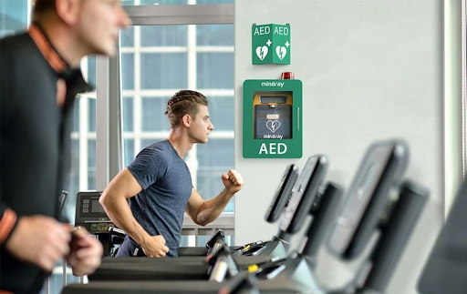 Vị trí đặt máy AED phù hợp tại phòng tập, sân tập thể thao