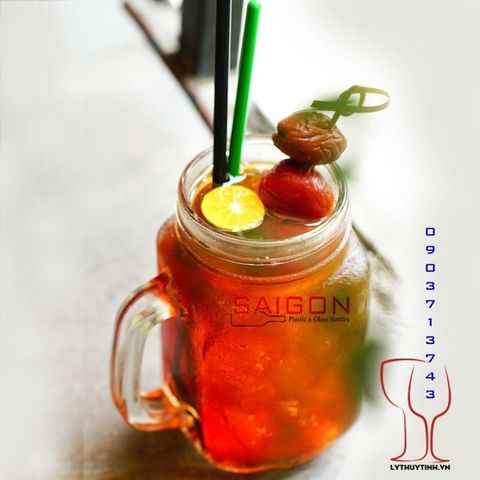 Mẫu ly thủy tinh quai cầm tiện lợi cho nhân viên văn phòng