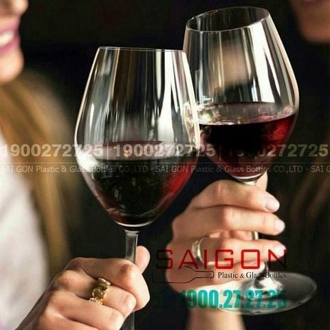 Cách chọn ly uống rượu vang chuẩn phong cách châu Âu