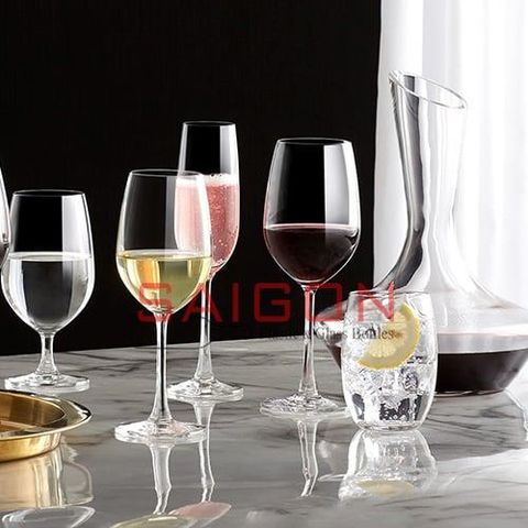 Mua ly thủy tinh cao cấp cho nhà hàng khách sạn