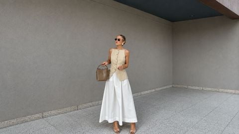 Top 15 áo kiểu nữ đẹp tuổi 40 thanh lịch, trẻ trung và dễ mặc