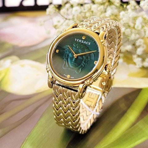 Cách check đồng hồ Versace chính hãng: Checklist 7 dấu hiệu phân biệt thật giả