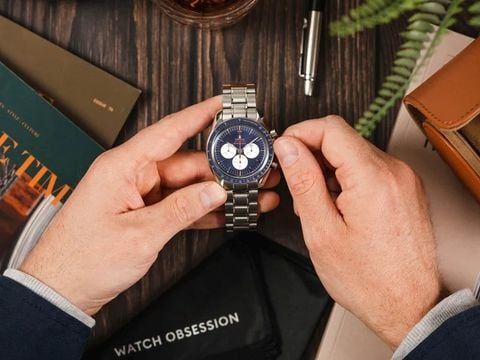 Cách lên cót đồng hồ cơ đúng chuẩn, đơn giản nhất 2025