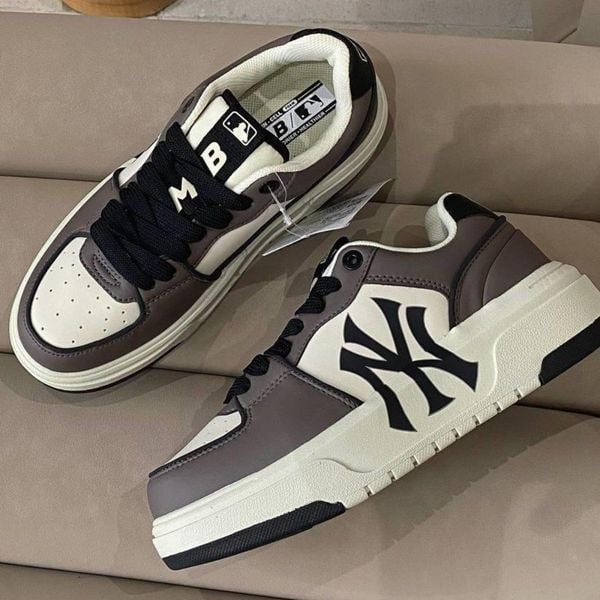 Top 10 đôi giày HOT nhất 2025, đáng mua, đáng sở hữu