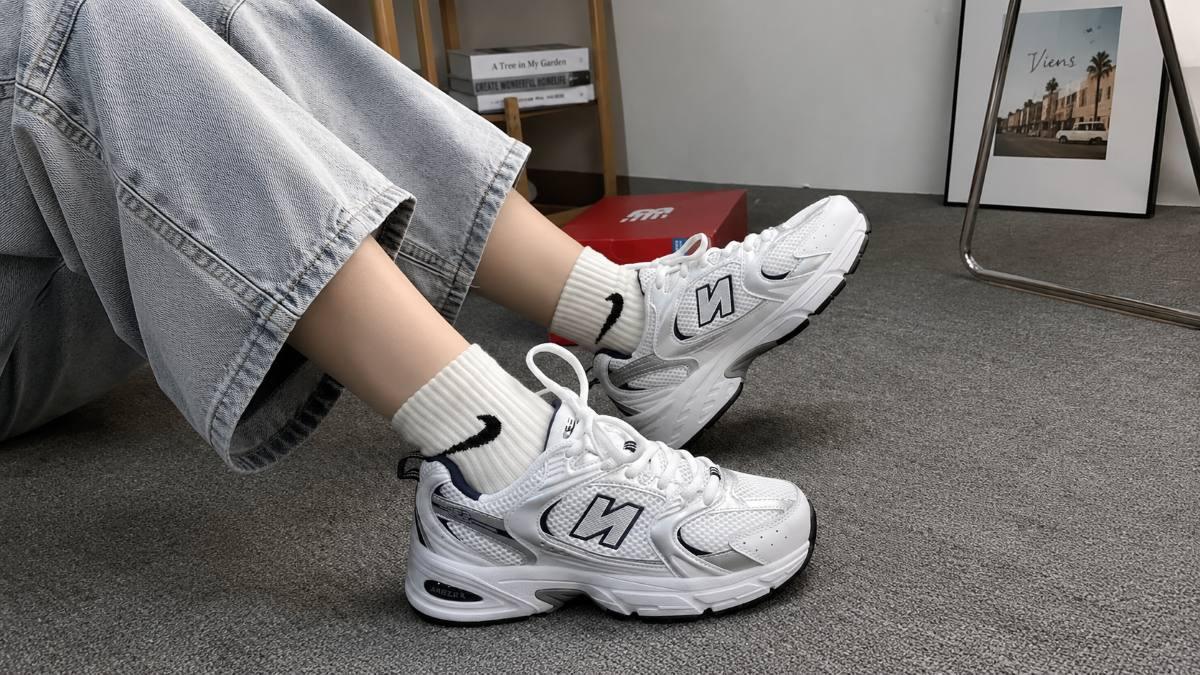 Top 15 giày sneaker nữ đẹp, dễ phối và đáng mua tại Maison Online