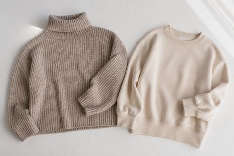Sweater là gì? Cách phân biệt và phối đồ với áo sweater