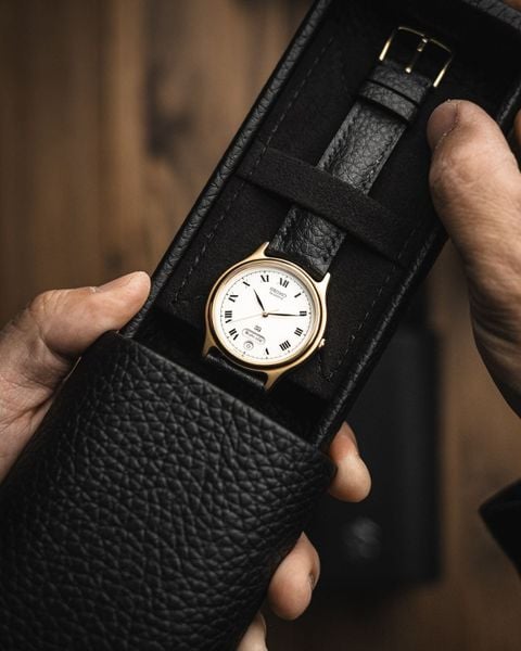 Tặng đồng hồ có ý nghĩa gì? Giải mã biểu tượng thời gian trong món quà tinh tế nhất