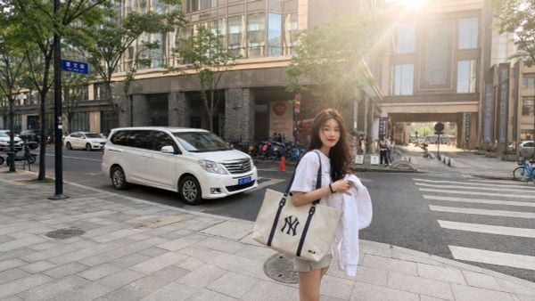 Top 5 mẫu túi tote được yêu thích tại Maison Online 2026