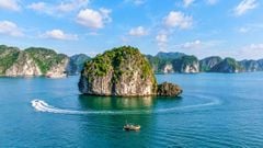 Đi vịnh Lan Hạ mặc gì? 15 outfit đẹp cho du thuyền, kayak và biển
