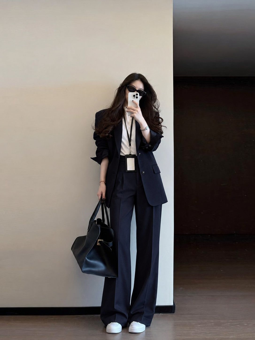 Áo vest nữ phối quần tây đồng bộ chỉn chu