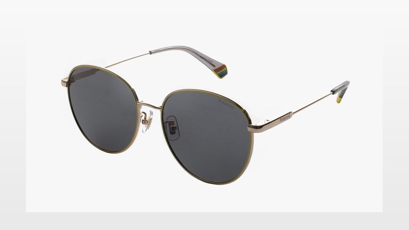 Soi qua bề mặt phản chiếu như mặt nước, kính xe hoặc mặt bàn bóng