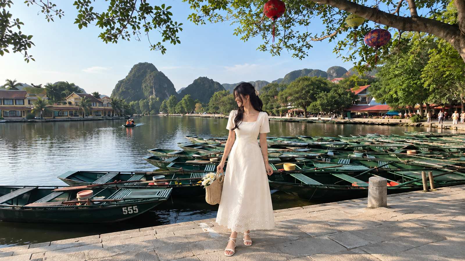 Đầm midi sáng màu và sandal quai hậu tại bến thuyền Tam Cốc