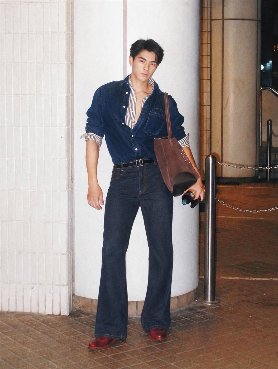 Quần jean nam bootcut với phần gấu loe nhẹ