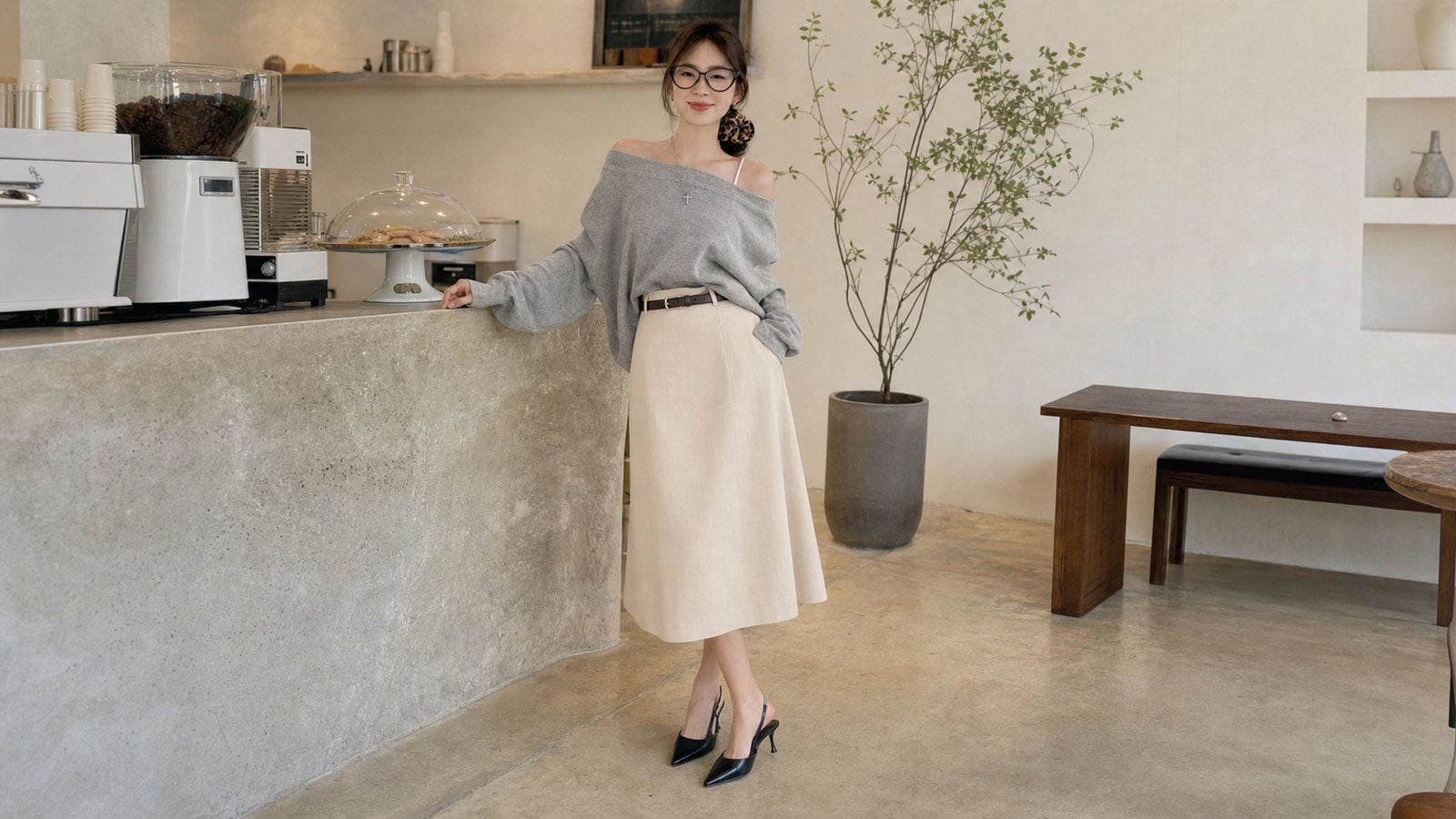 Slingback hoặc mule gọn giúp outfit thanh và trưởng thành hơn