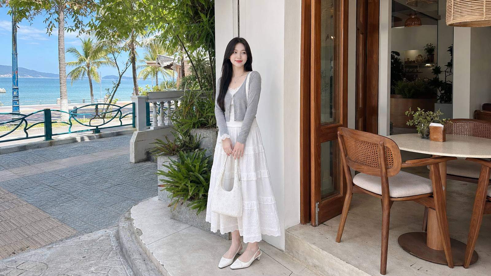 Mule hoặc slingback thấp gót cho set thanh hơn ở Nha Trang