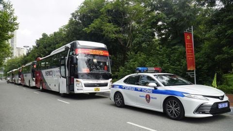 🚍 Tiếp nối thành công từ sự kiện A80 -  Newway tiếp tục đồng hành phục vụ Đại hội Đảng bộ Thành phố Hà Nội lần thứ XVIII (15 - 17/10/2025) 🇻🇳