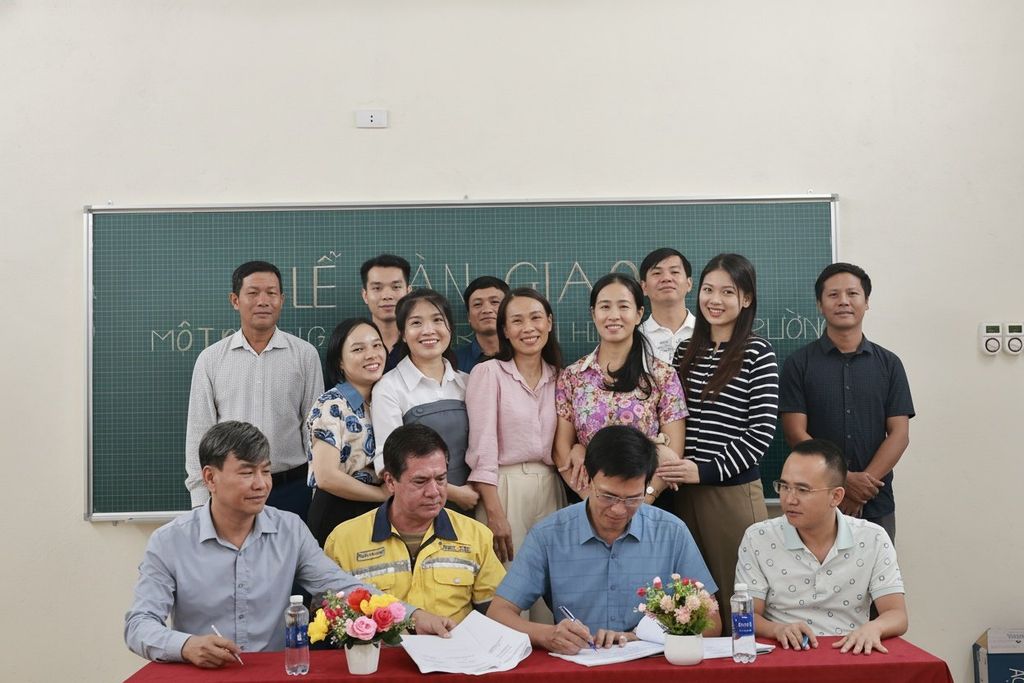 Hai Ha Secondary School Celebrates the Joy of a New Classroom