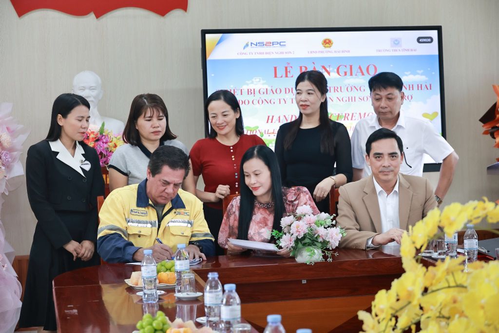 NS2PC Donates Educational Equipment to Tinh Hai Secondary School