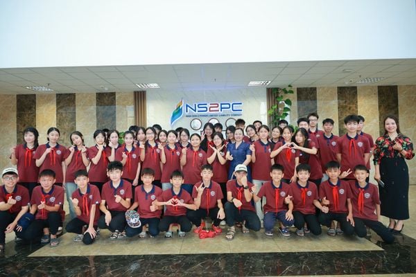 Teachers and Students of Tinh Hai Secondary School Visit Nghi Son 2 Thermal Power Plant