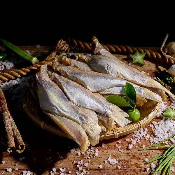 Khô cá đù chiên thơm ngon, giòn rụm, đặc sản miền biển được yêu thích