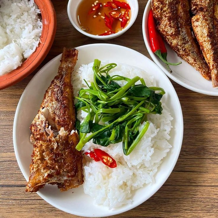 Món khô cá đù chiên sả ớt cay nhẹ, đậm đà hương vị quê nhà