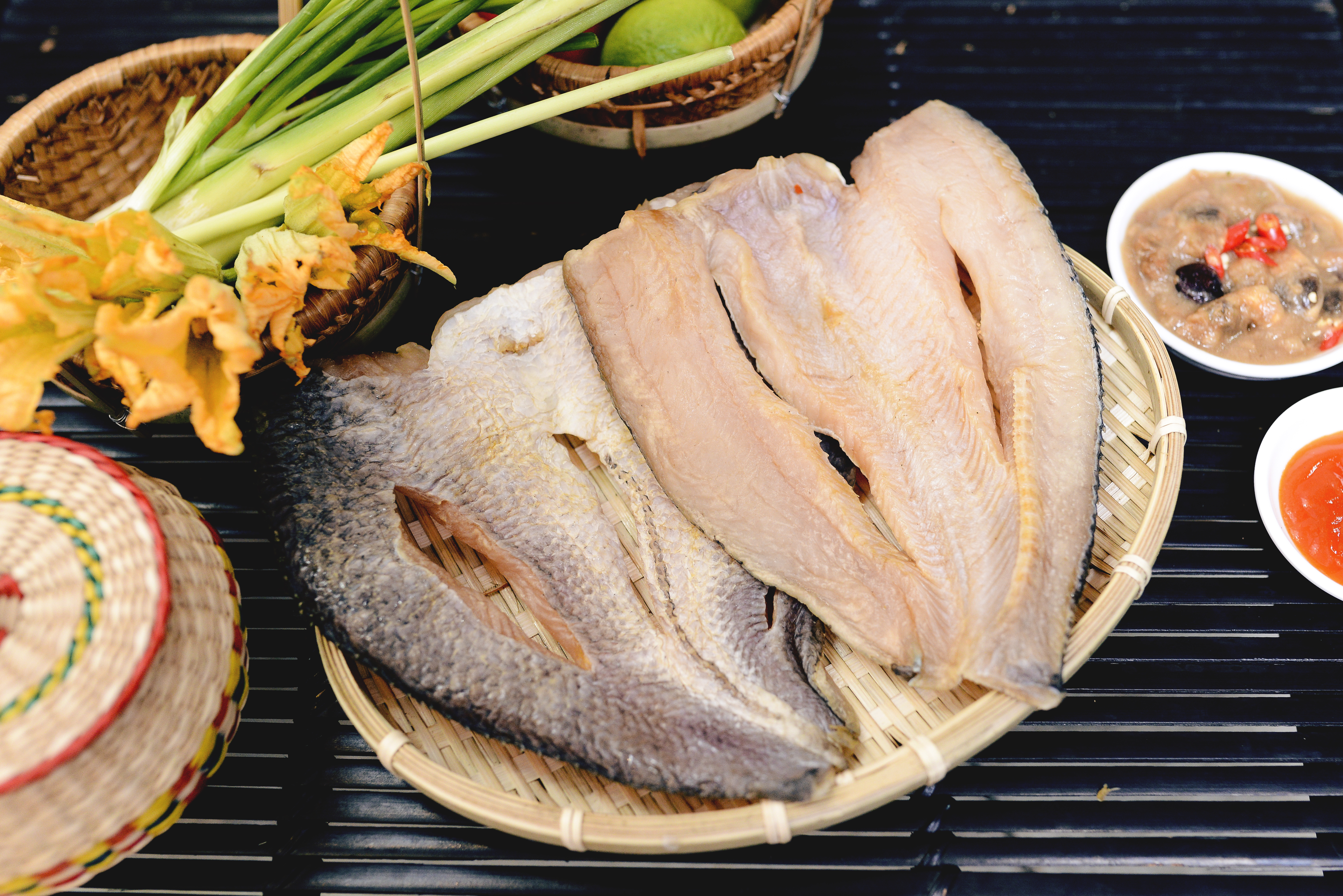 Hình ảnh khô cá lóc 1 nắng giữ nguyên màu sắc và độ tươi