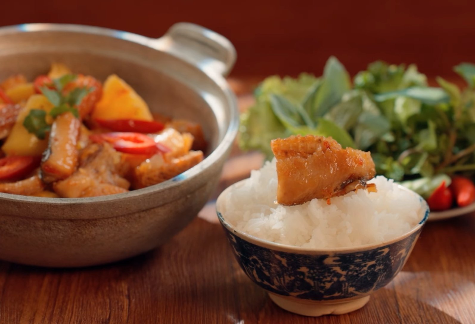 khô cá lóc kho tiêu cay nồng ăn cùng cơm trắng nóng hổi