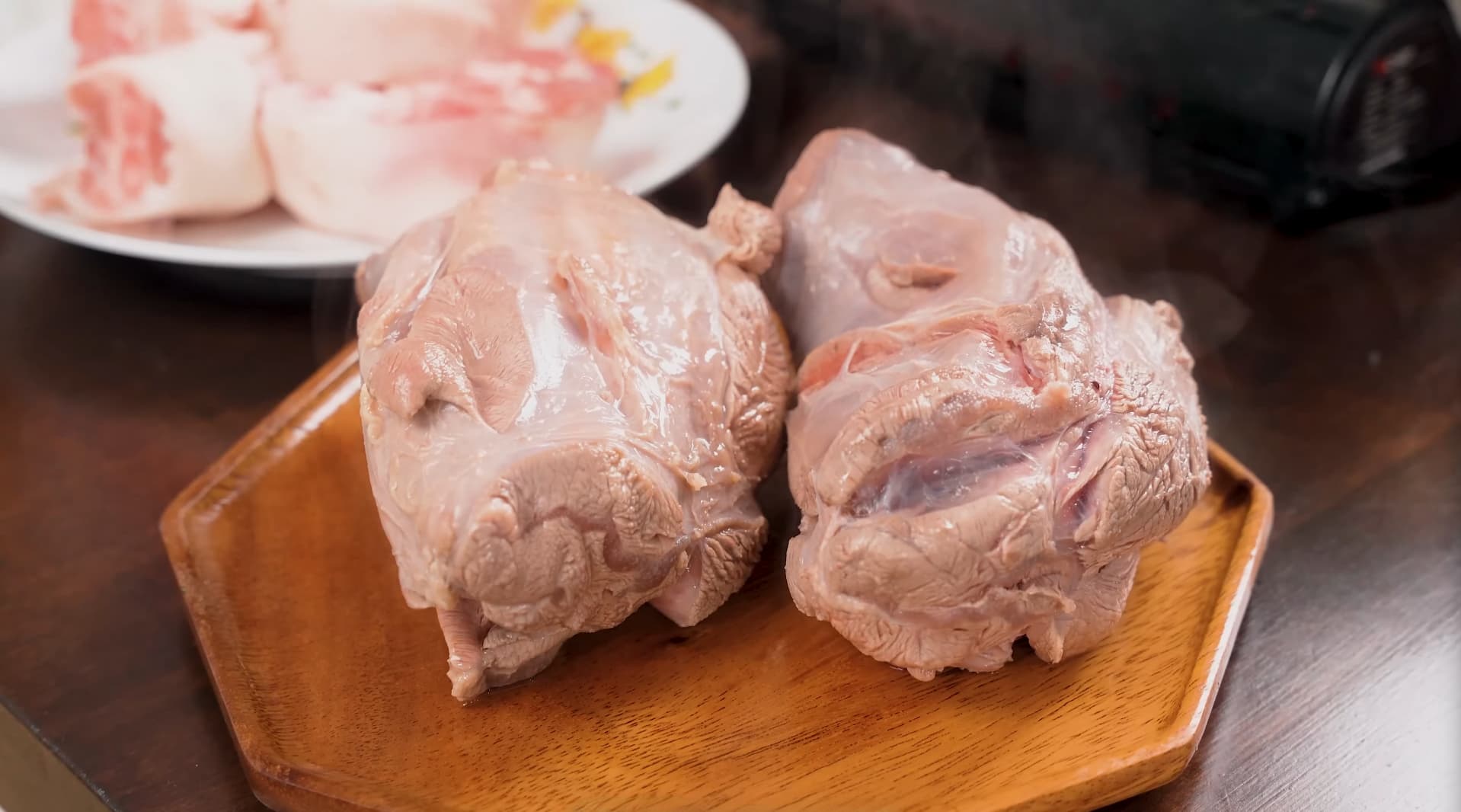 Các bước thực hiện cách nấu bún bò huế dễ hiểu cho người mới