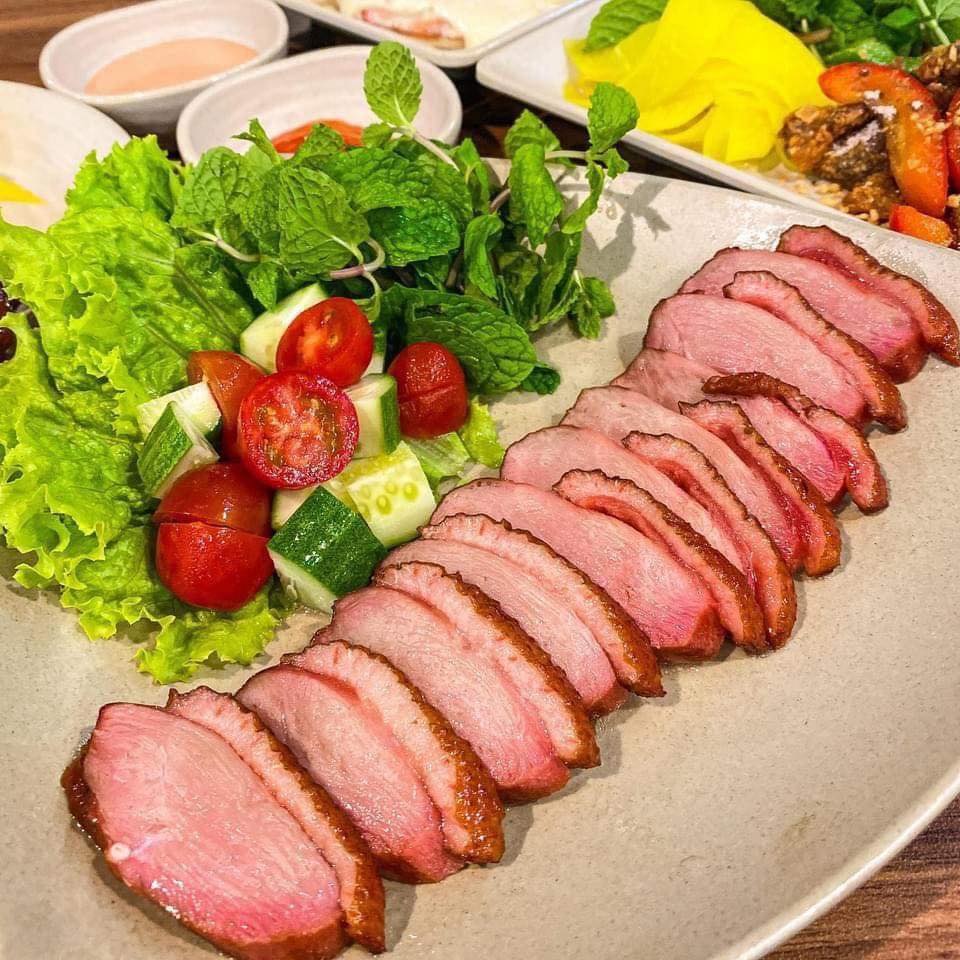 Món lườn ngỗng xông khói thái lát ăn liền tiện lợi