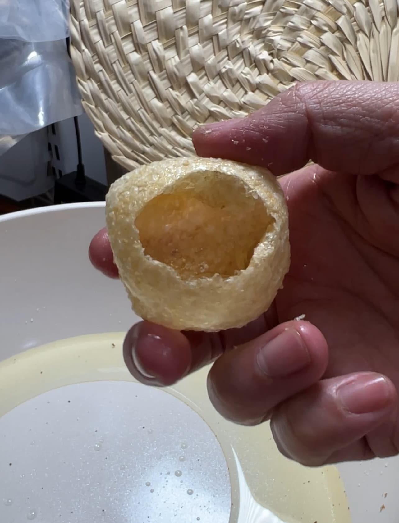 Món ăn vặt cay chua mặn ngọt đặc trưng của pani puri