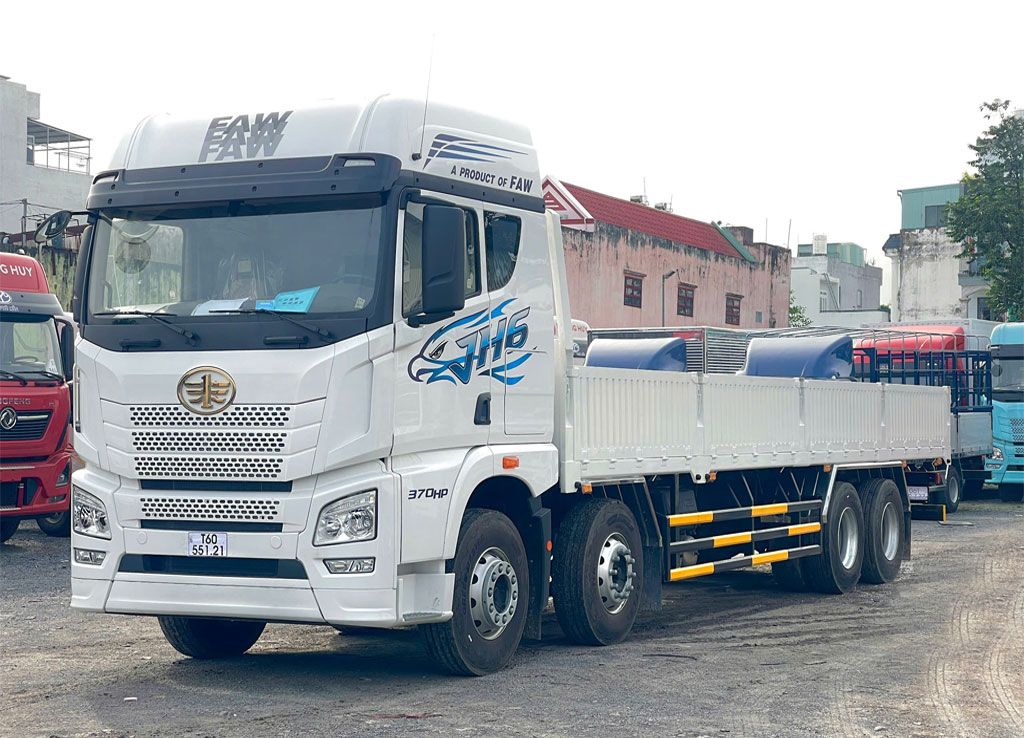 giá xe tải faw 4 chân