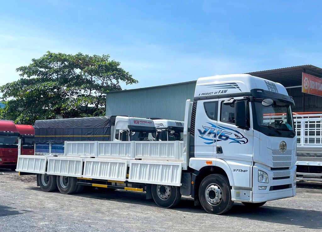 giá xe tải faw 4 chân