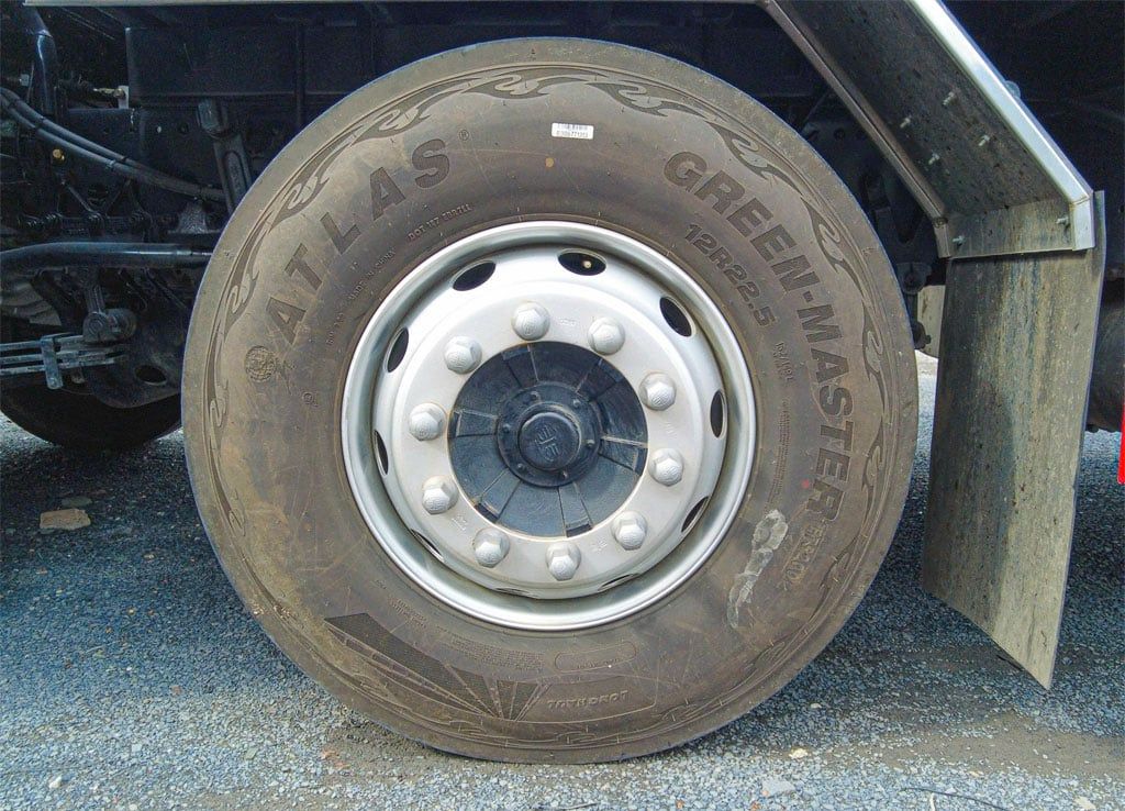 giá xe tải faw 4 chân