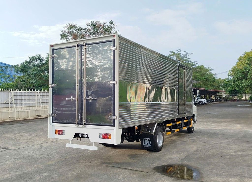 xe tải thùng dài 6m2