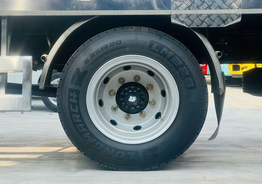xe tải đồng vàng d8