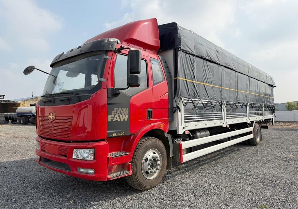 xe tải faw thùng bửng nâng