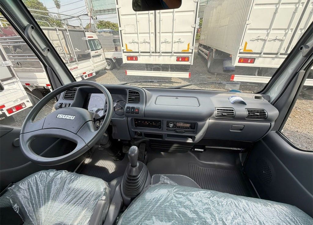 xe tải isuzu thùng dài 6m2