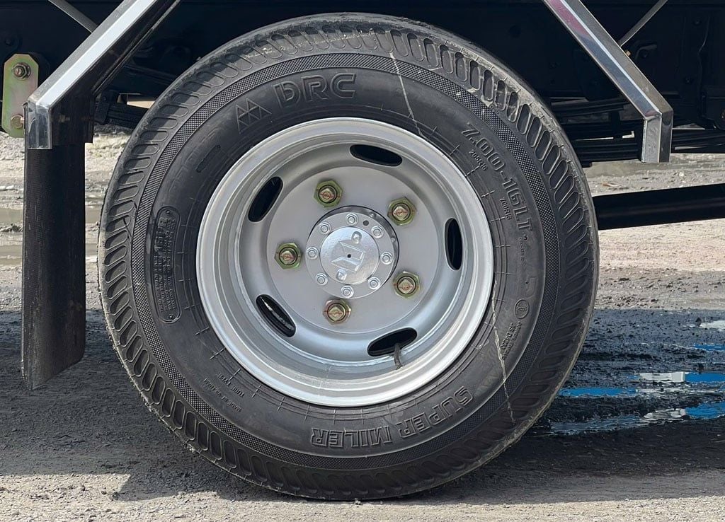 xe tải isuzu thùng dài 6m2