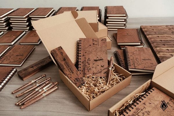 Giải mã sức hút của set quà tặng gỗ Walnut