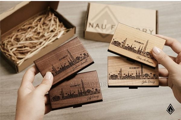 Điều gì khiến hộp đựng namecard gỗ Skyline được lựa chọn làm quà tặng đối tác?