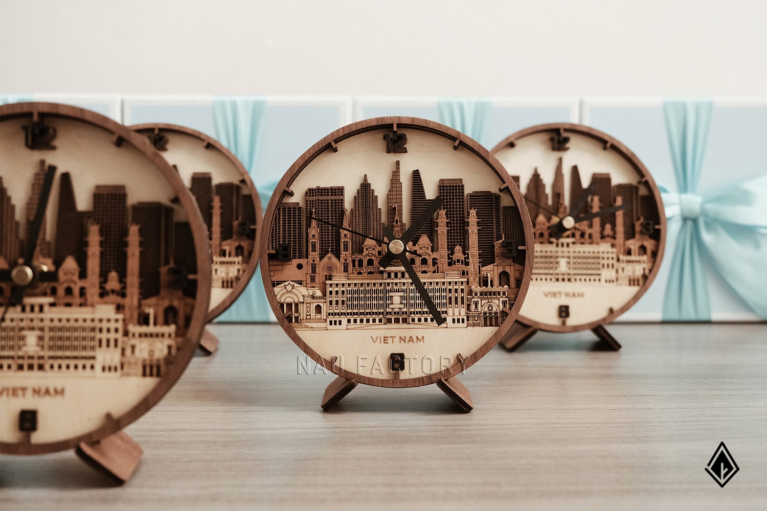 đồng hồ gỗ skyline